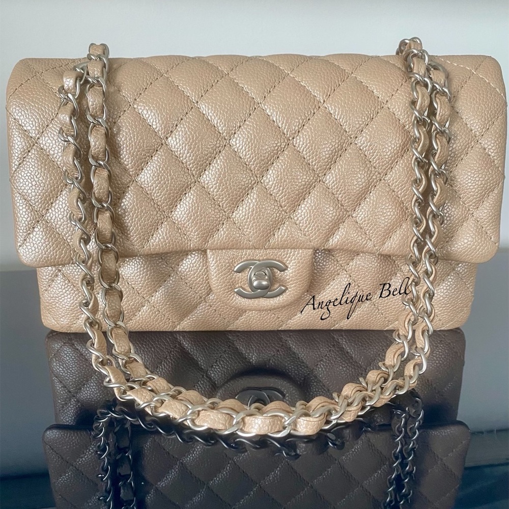 Chanel Classic Flap - Medium